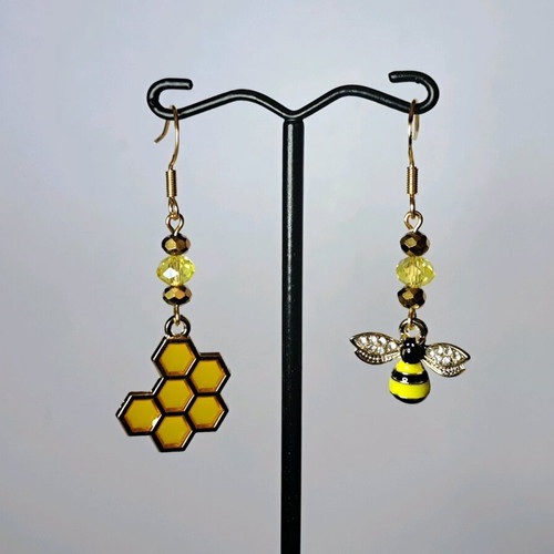 Handmade earrings bee and honeycomb new