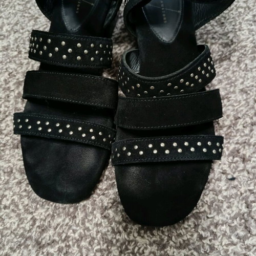 Glamazons black sandals like new