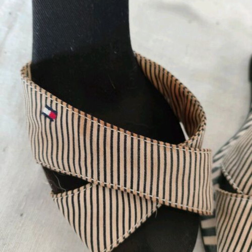 Tommy Hilfiger ladies canvas platform shoes used, size 37, navy blue and cream