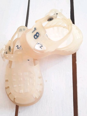 Zara Beach shoes like new, plastic elastic unisex size 18, 1 year old