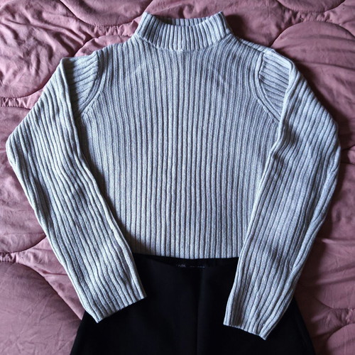H&M Divided S White ribbed knitted turtleneck sweater like new