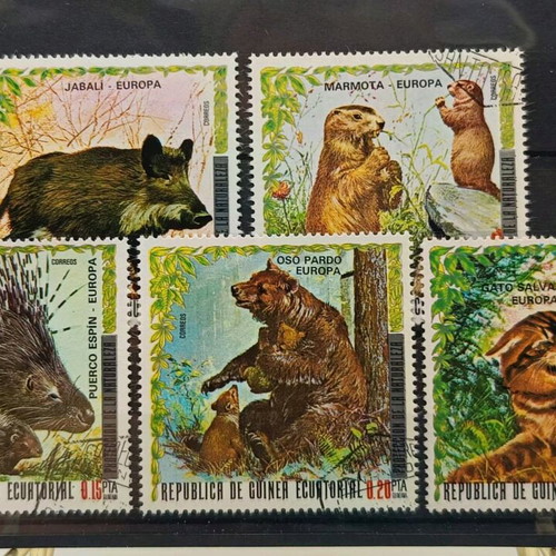 Lotto of 10 foreign miniature stamp series new
