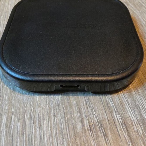 Spigen wireless charger 10W