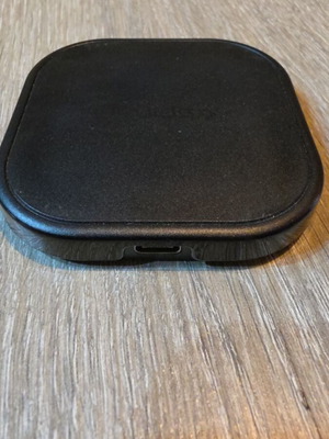 Spigen wireless charger 10W