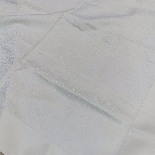 Tablecloth set 5 pieces new, jacquard with satin border, of white