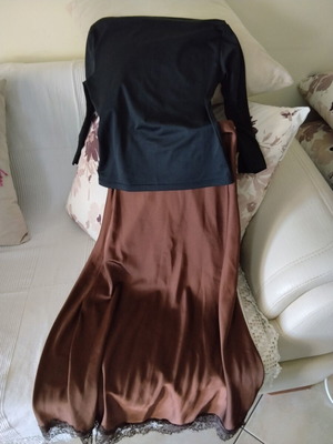 Clothes like new, brown skirt and black blouse set size 36