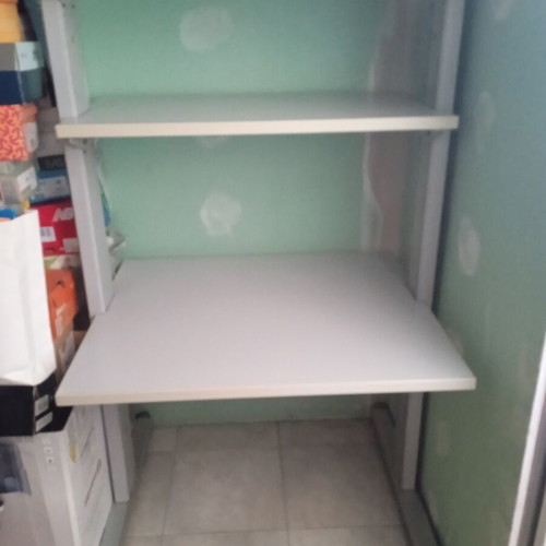 Dromeas computer desk like new with cable management