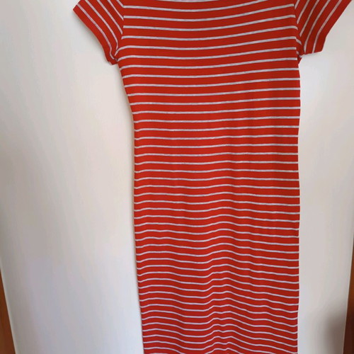 Knitted long dress used with grey thin stripe, red