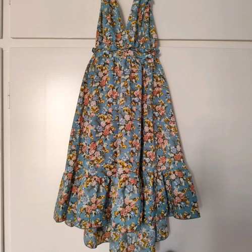 Short dress that ties at the neck size XS new