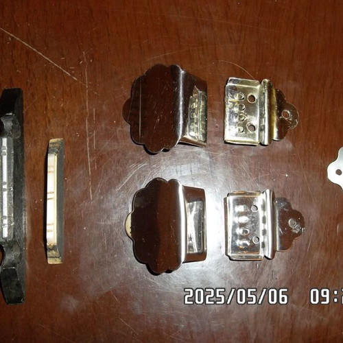 Baglama string holders, caps and saddles used, pack