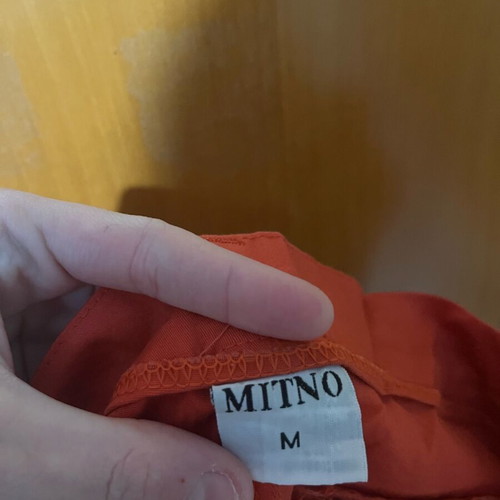 Mitno shorts size M like new, red/orange
