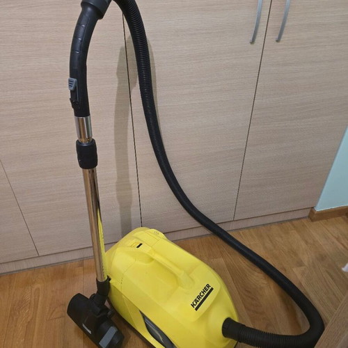 Karcher DS 6 electric water vacuum 650W used, 2lt tank, yellow