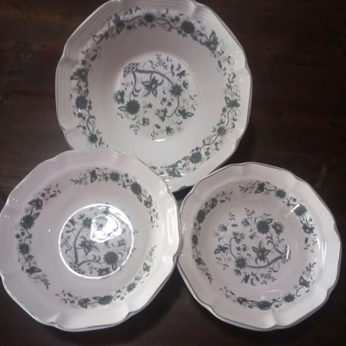 Vintage salad plates used, set of 3 different sizes