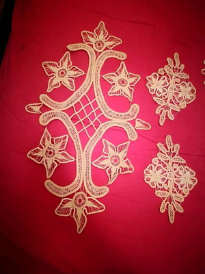 Χειροποίητα κεντήματα μεταχειρισμένα, πακέτο 12 με ρουμάνικη πλέξη