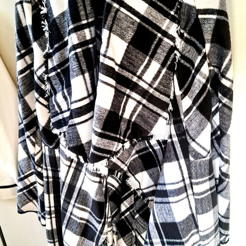 Checked black and white coat new wool and polyester size M Eu38