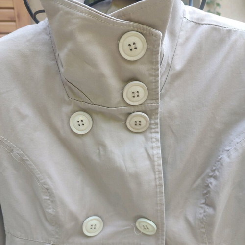 Cotton trench coat lined with padding size M like new, beige