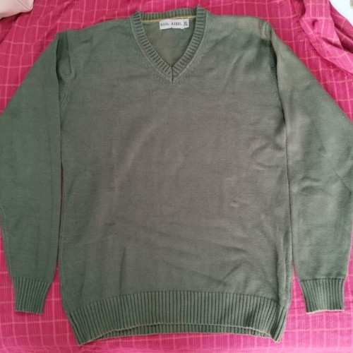 Green pullover like new