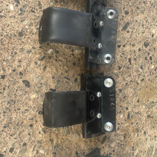 Roof bar ends s1840 like new for VW Golf VII Hatchback 5D