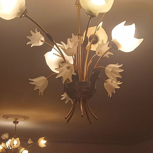 Chandelier with five illuminated flowers like new