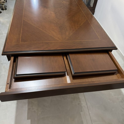 Italian dining table like new with herringbone veneer and walnut, 200x100 cm