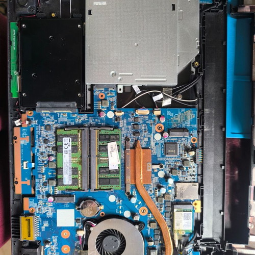 Laptop 15.6" FHD i5 7th Gen 8GB 256GB SSD Windows 11 Office σαν καινούργιο