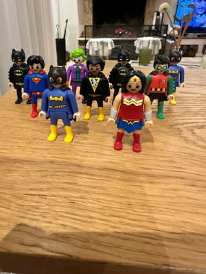 Playmobil DC figures like new, set of 9 pieces