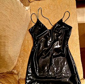 Φορεμα καλοκαιρινό γάντι, από συλλογή Sexy Vinyls της ΒetterShop Boutique, αγοράστηκε από Μιλάνο στην σελίδα της εταιρίας η τιμή στα 59.99
