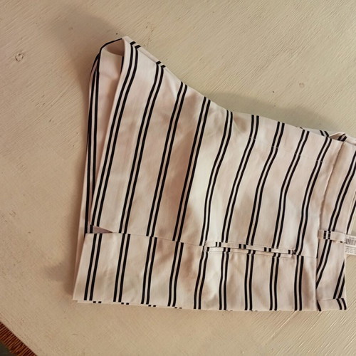 Stradivarius shorts new, size L, black and white