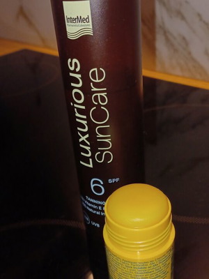 Luxurious Suncare SPF 6 oil and stick