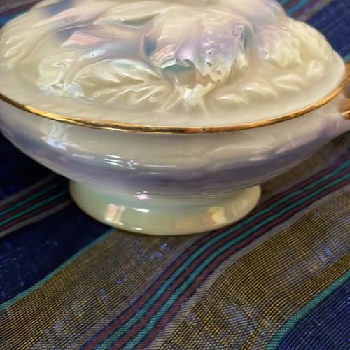 Porcelain jewelry box fountain new with beautiful colors