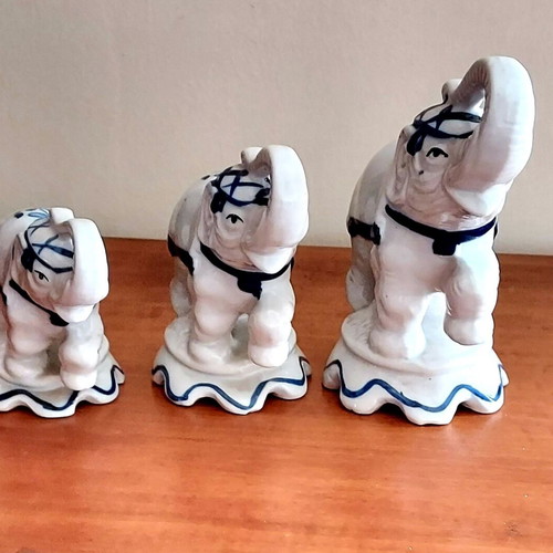 Table decor with three handmade elephants like new