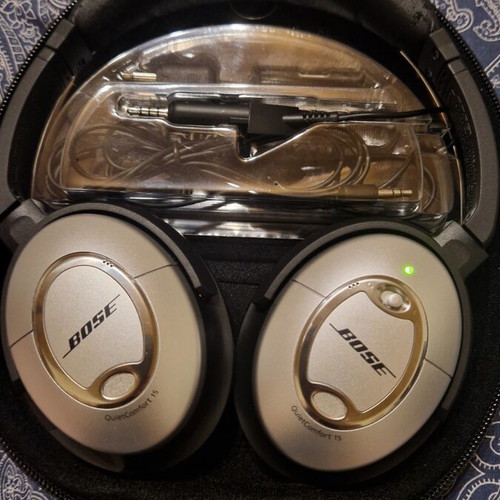 Bose QuietComfort 15 noise cancelling wired headphones