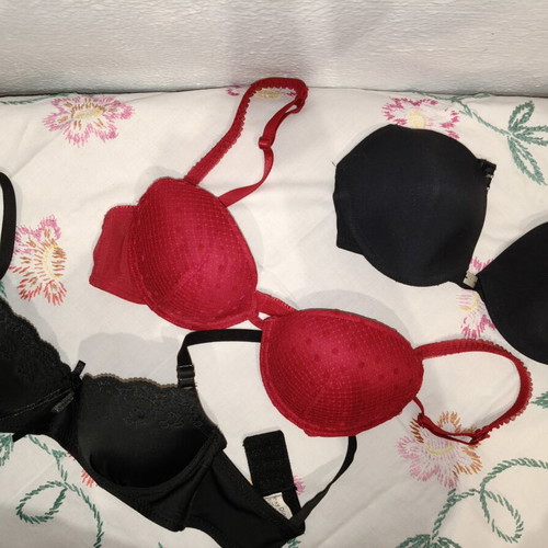 Venus Victoria bra set like new, black and red