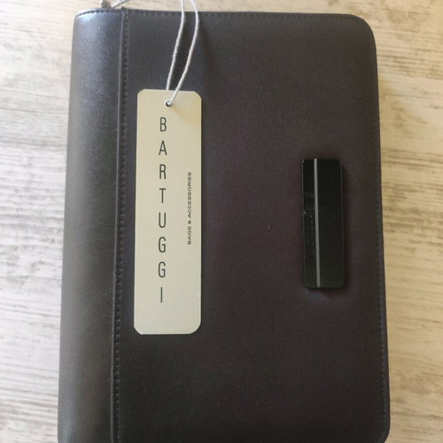 Bartuggi organiser new with zipper and card pockets