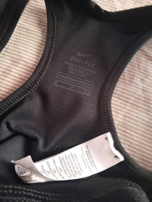 Μπουστάκι Nike μαύρο σαν καινούργιο, μέγεθος S