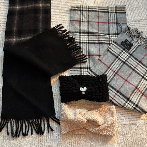 Set of scarves and headbands used, multicolored