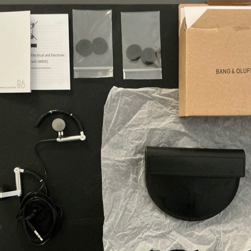 Bang and Olufsen A8 Wired Earphones black/alum like new