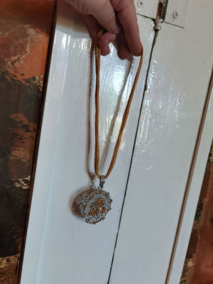 Women's beautiful necklace like new