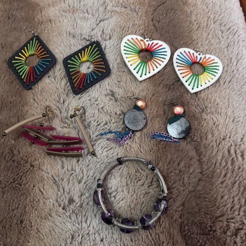 Earrings and bracelet used, multicolored