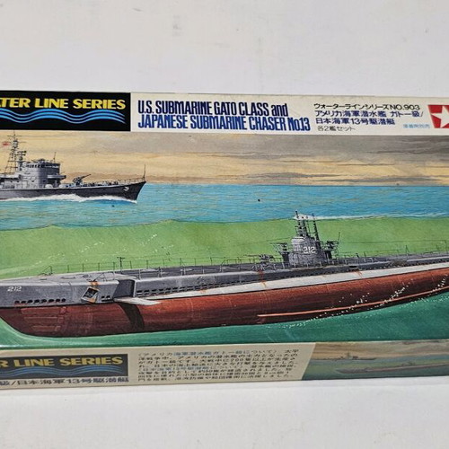 Plastic model U.S. Submarine Gato Class and Japanese Submarine Chaser 1:700 like new