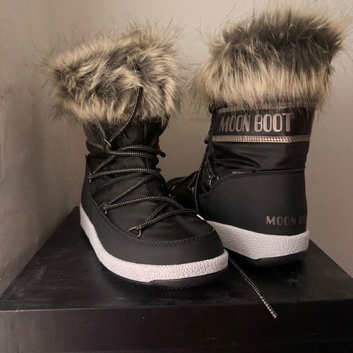 Moon Boot Snow Boots Size 38 New, Black and Grey