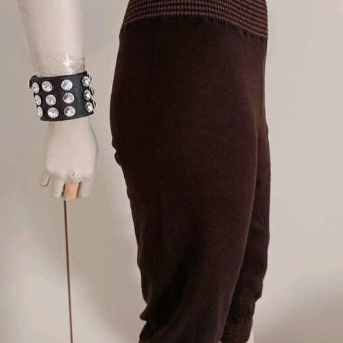 Artigli brown capri pants like new with elastic and subtle decoration