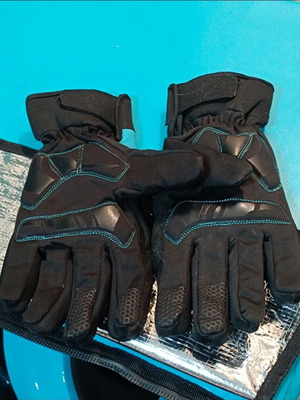Delivery gloves Wolt