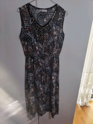 Women's dress used, size M 38 10