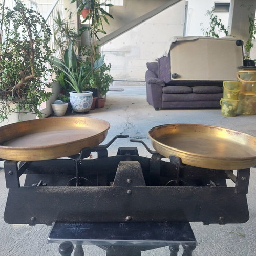 Antique scale like new