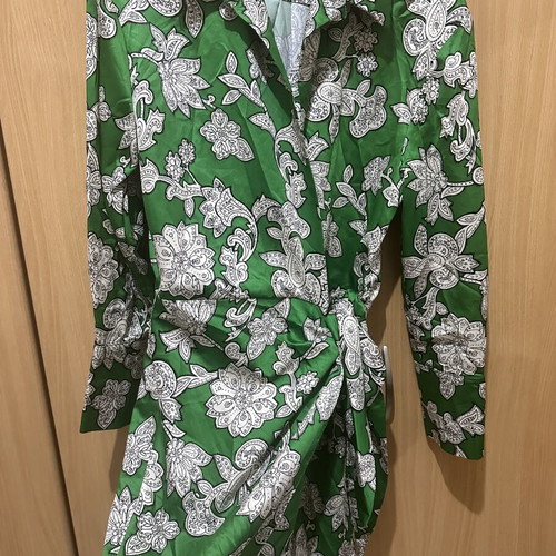 Mini dress Lulu one size like new, colorful green