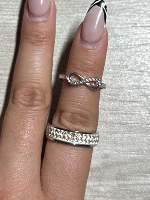 Rings like new, white and gray