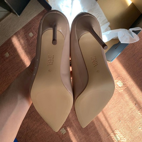 Zara Women Patent Finish High Heel Shoes new, size 40, beige