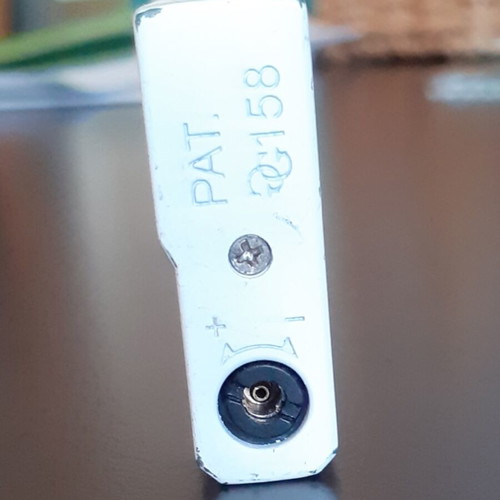 Davidoff white lighter like new with geometric texture