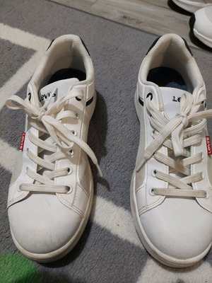 Levi's sneakers white casual size 36 like new